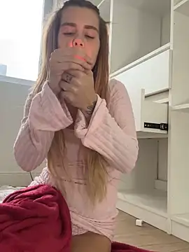 EmiliaCatalina online show from 29, 10, 2025