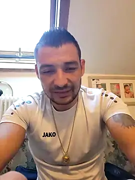 Snapshot of Zoltanioan26 chatting on 9, 5, 2026 Zoltanioan26 online show from 9, 5, 2026