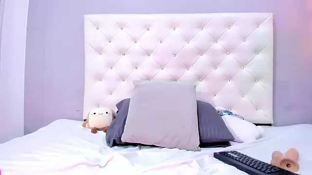 NICOLSKINNY1 online show from 21, 2, 2026