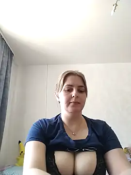 Lady nice cat online show from 7, 3, 2025