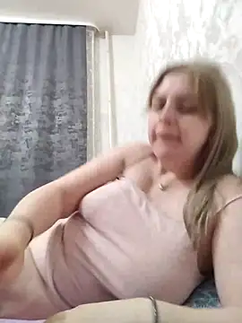 Lady nice cat online show from 9, 3, 2025