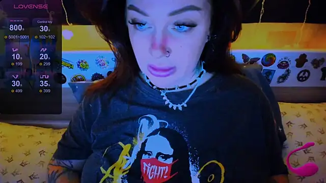 EllieOz online show from 4, 3, 2025