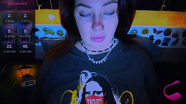 EllieOz online show from 10, 3, 2025