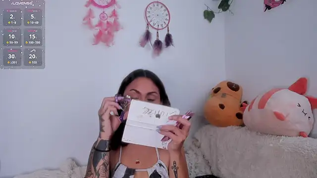 Violette-Ramirez01 online show from 10, 2, 2026