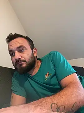 Snapshot of cosmin9000 chatting on 25, 10, 2025 cosmin9000 online show from 25, 10, 2025