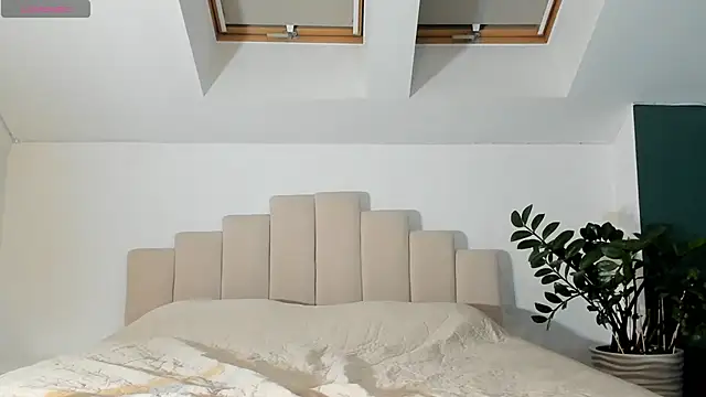 LunAnna online show from 28, 9, 2025