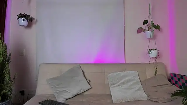 Snapshot of roselinedior chatting on 3, 2, 2025 roselinedior online show from 3, 2, 2025