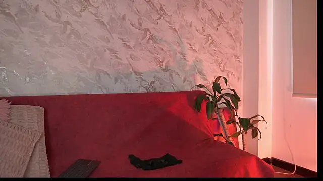 Snapshot of roselinedior chatting on 20, 9, 2025 roselinedior online show from 20, 9, 2025