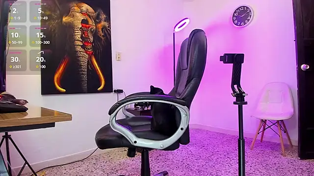 Snapshot of Nicolas_Fellener chatting on 6, 10, 2025 Nicolas Fellener online show from 6, 10, 2025