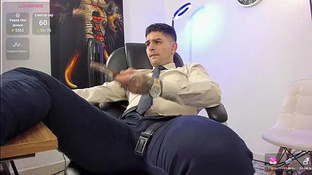 Snapshot of Nicolas_Fellener chatting on 28, 10, 2025 Nicolas Fellener online show from 28, 10, 2025