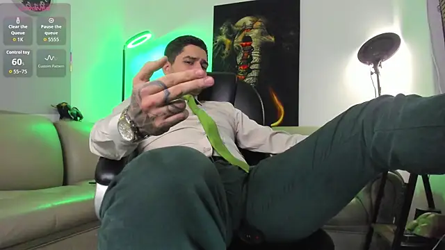 Snapshot of Nicolas_Fellener chatting on 20, 12, 2025 Nicolas Fellener online show from 20, 12, 2025