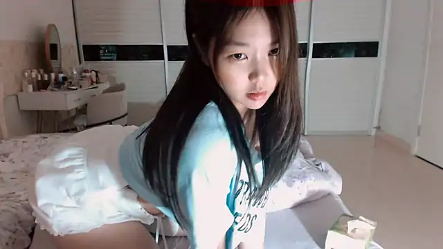 Snapshot of -Lucky_Girl chatting on 1, 7, 2026 -Lucky Girl online show from 1, 7, 2026