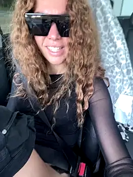 Snapshot of tmona1917 chatting on 1, 11, 2025 tmona1917 online show from 1, 11, 2025