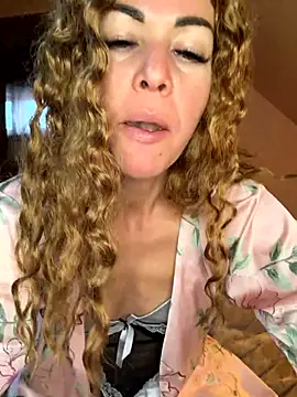 Snapshot of tmona1917 chatting on 15, 12, 2025 tmona1917 online show from 15, 12, 2025