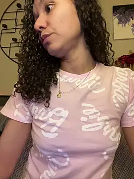 Snapshot of _Neeka_ chatting on 8, 2, 2025  Neeka  online show from 8, 2, 2025