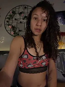 Snapshot of _Neeka_ chatting on 13, 10, 2025  Neeka  online show from 13, 10, 2025