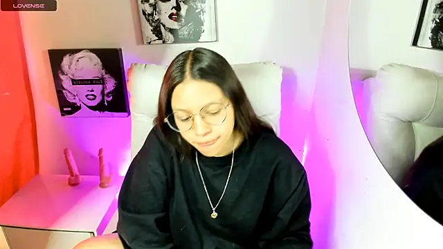 SamanthaRoldaan online show from 9, 4, 2026