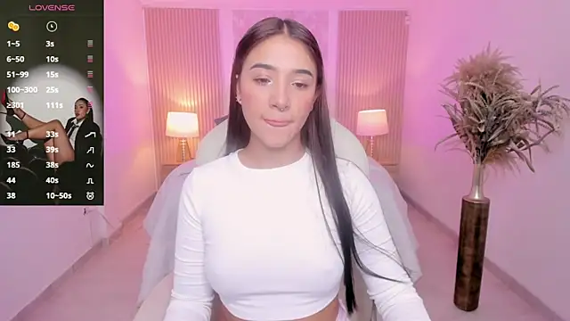 Snapshot of Antonella_Grayy chatting on 24, 4, 2026 Antonella Grayy online show from 24, 4, 2026