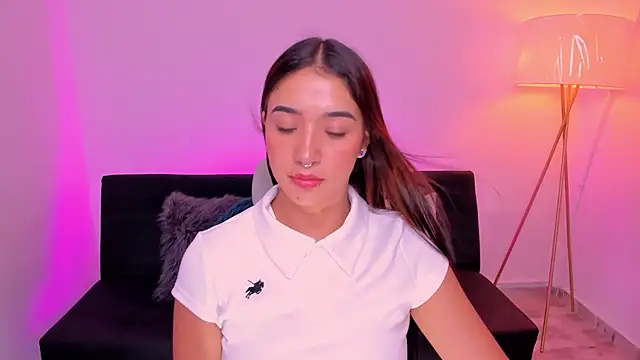 Snapshot of Antonella_Grayy chatting on 27, 5, 2026 Antonella Grayy online show from 27, 5, 2026