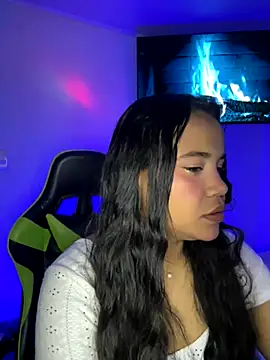 leila 22 online show from 10, 11, 2025