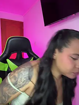 leila 22 online show from 28, 2, 2026