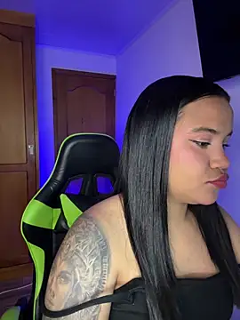 leila 22 online show from 5, 4, 2026