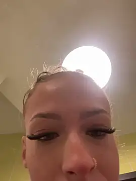 Leyladieistso47 online show from 7, 1, 2025