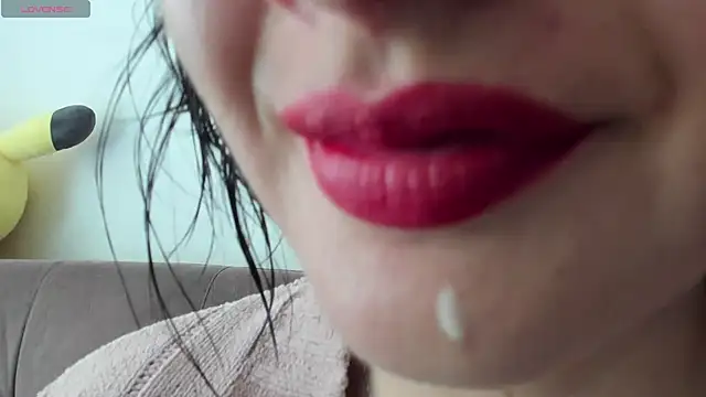 queen fetish online show from 5, 3, 2025