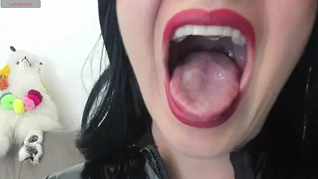 queen fetish online show from 10, 3, 2025