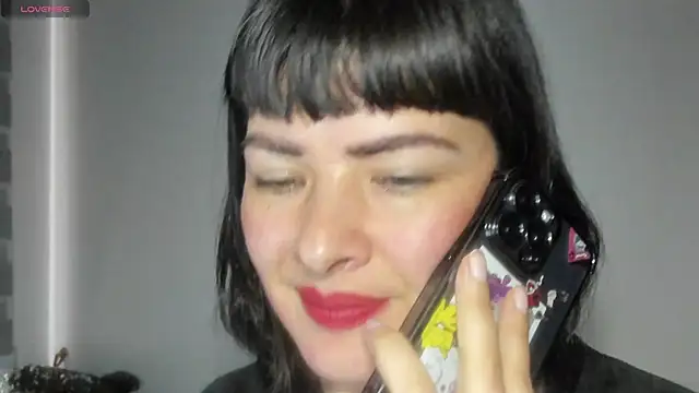 queen fetish online show from 5, 1, 2026