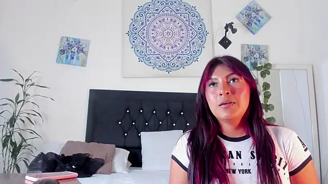 Snapshot of evelynjohnsoon chatting on 8, 1, 2025 evelynjohnsoon online show from 8, 1, 2025