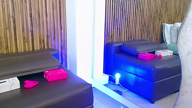 Snapshot of evelynjohnsoon chatting on 13, 9, 2025 evelynjohnsoon online show from 13, 9, 2025