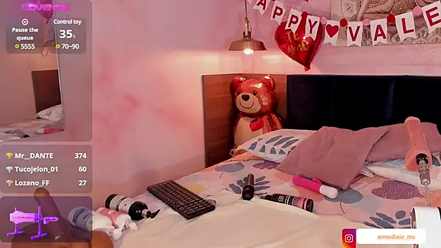 AnneDixie online show from 13, 2, 2025