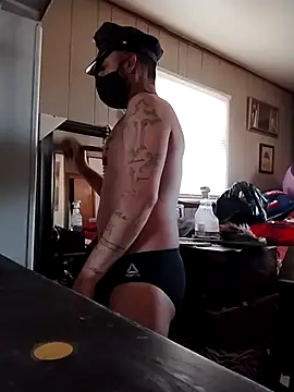 Snapshot of prettyboi6992 chatting on 16, 12, 2025 prettyboi6992 online show from 16, 12, 2025