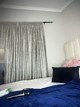 Bustygoddess32 online show from 19, 12, 2025