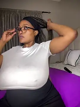Bustygoddess32 online show from 21, 5, 2026