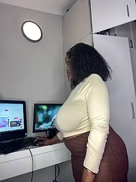 Bustygoddess32 online show from 22, 6, 2026