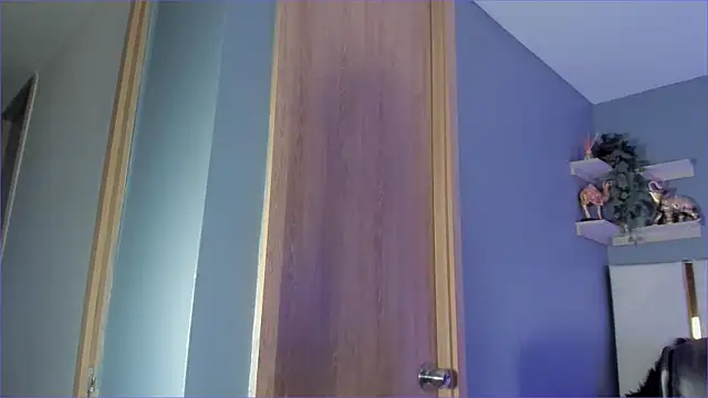 Snapshot of Bambi_gurl chatting on 12, 11, 2025 Bambi gurl online show from 12, 11, 2025