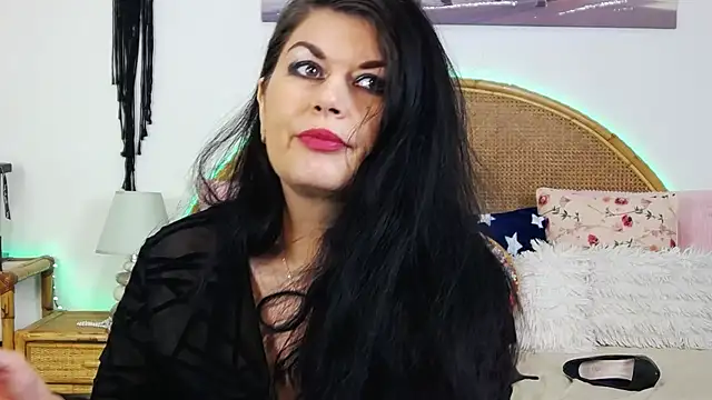 EllenGrace online show from 5, 1, 2025