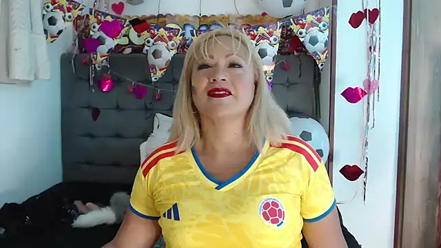 Snapshot of ChristinMooree chatting on 7, 7, 2026 ChristinMooree online show from 7, 7, 2026