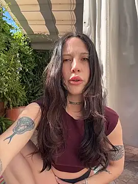 BellaGiaxx online show from 2, 4, 2026