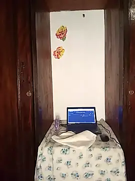 Snapshot of The-Peach-Flexer chatting on 25, 10, 2025 The-Peach-Flexer online show from 25, 10, 2025