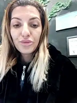 Snapshot of RileyLanna chatting on 23, 12, 2025 RileyLanna online show from 23, 12, 2025