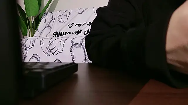 POCARI SWEAT online show from 3, 3, 2026