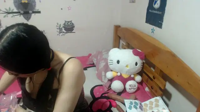 Snapshot of montthbluee chatting on 25, 11, 2025 montthbluee online show from 25, 11, 2025