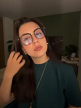 EmaSaenz online show from 5, 7, 2026