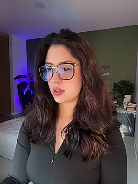 EmaSaenz online show from 8, 7, 2026