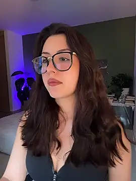 EmaSaenz online show from 9, 7, 2026