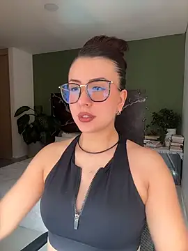 EmaSaenz online show from 30, 7, 2026