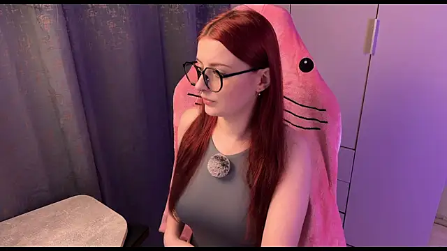 Snapshot of RozieRose chatting on 12, 10, 2025 RozieRose online show from 12, 10, 2025